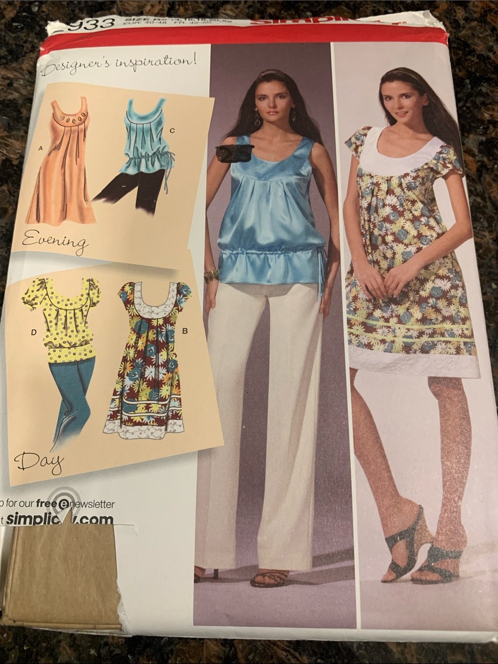 Simplicity Sleeveless Tunic with Ruffle Hem+ Dress Factory Fold